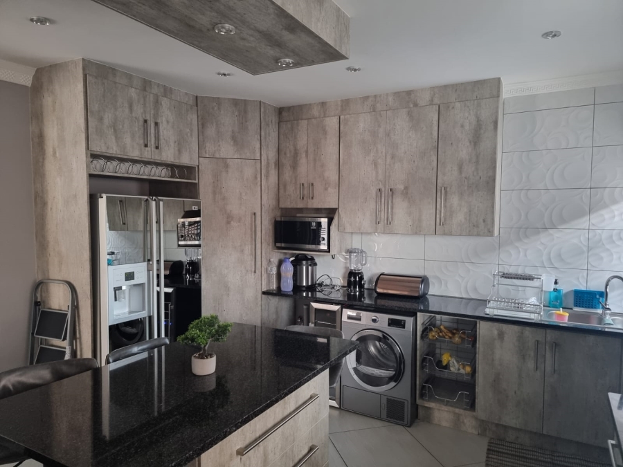 4 Bedroom Property for Sale in Rustenburg Central North West